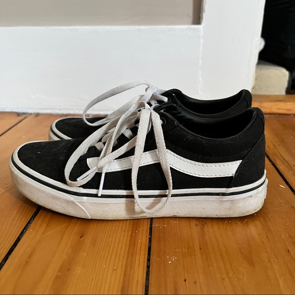 Black and White Vans | Size Womens 7